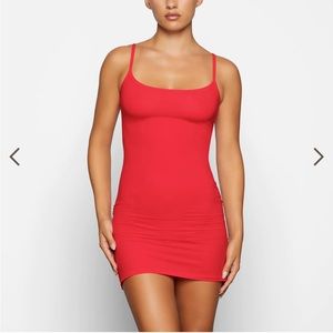 NWT SKIMS Fits Everybody Slip Dress, Ruby (Limited Edition), M.